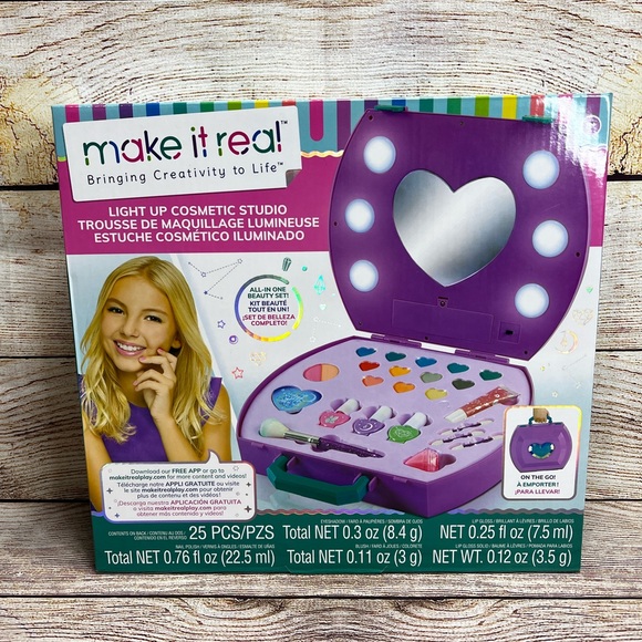 Kids Light Up Cosmetic Studio by Make It Real 8+ New - Picture 7 of 8